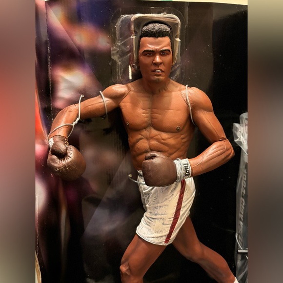 Ali 1964: clay vs Liston 18” motion activated sound from neca toys - Picture 5 of 12